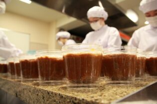 食品加工部　味噌づくり　パート②のサムネイル画像