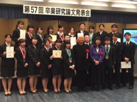 第57回　栄養士科卒業研究論文発表会が行われました。のサムネイル画像