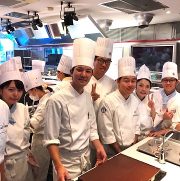 第59回学園祭・準備期間レポート＜その1＞別館4F 「お菓子の家」!のサムネイル画像