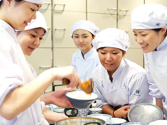 食品加工学実習の様子